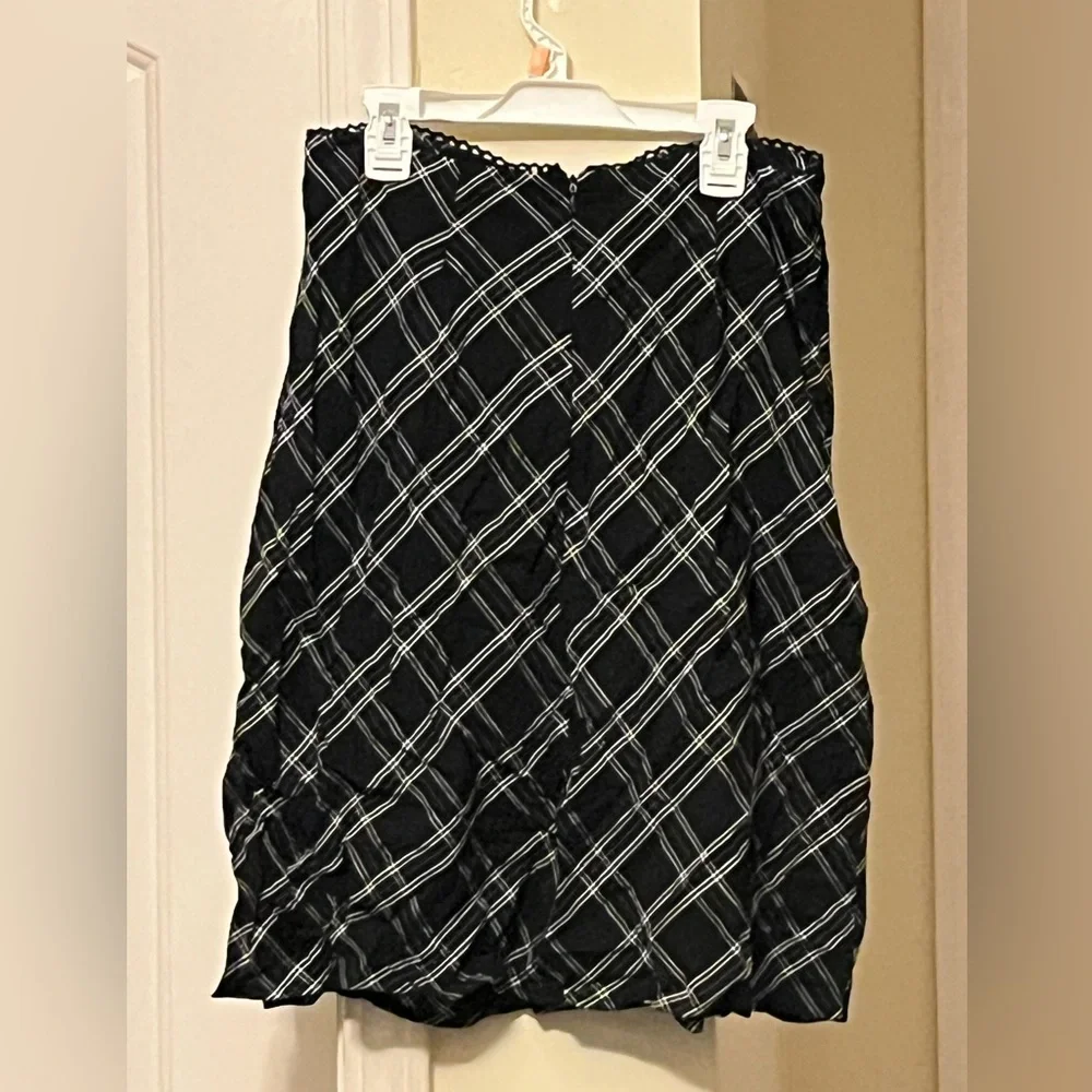 Aeropostale Plaid Black and White Fitted Midi Skirt - Picture 2 of 3